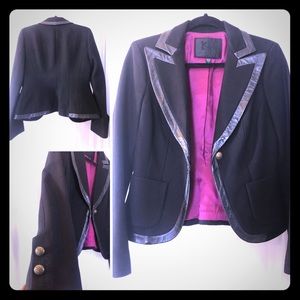 Black Wool fitted Bebe Blazer.